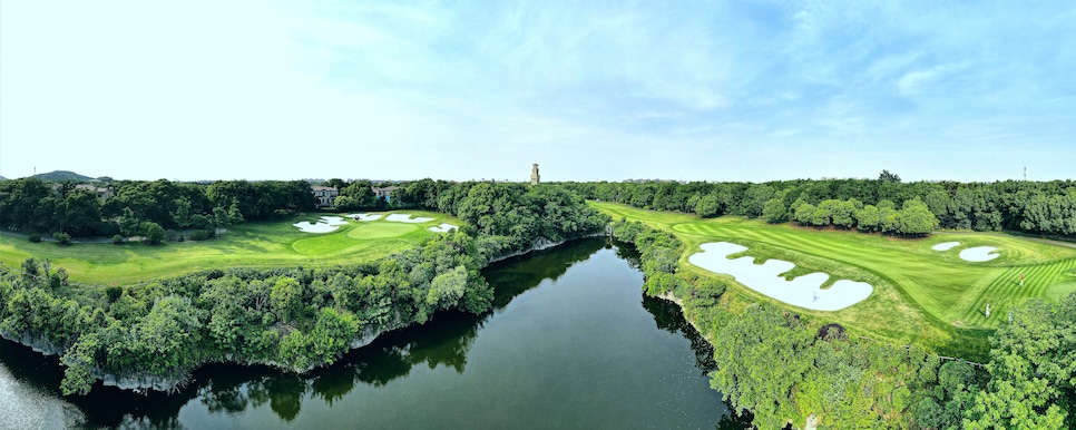 /content/dam/images/golfdigest/fullset/course-photos-for-places-to-play/2 Sheshan bird's-eye view Hole 16 17.jpg